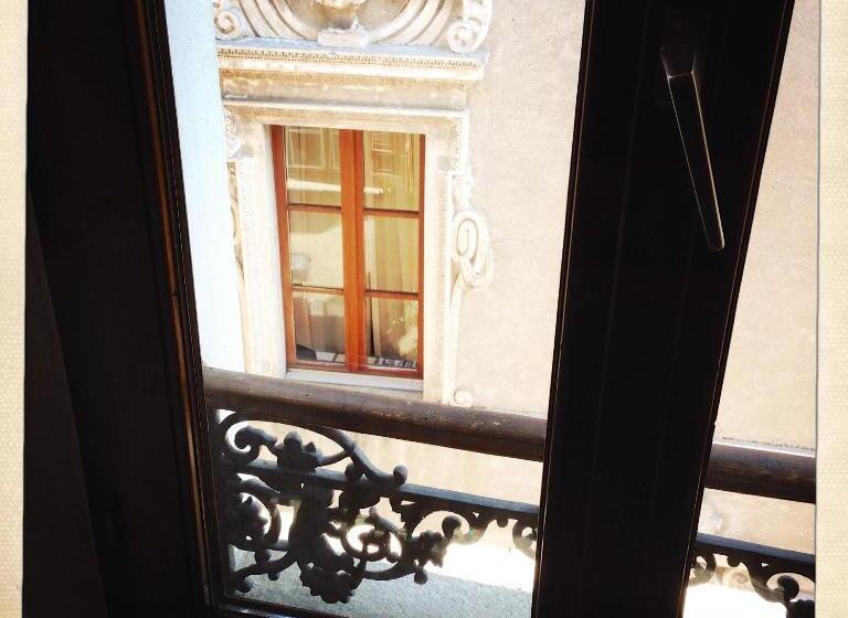 غرفة قياسية فردية, Cittadella