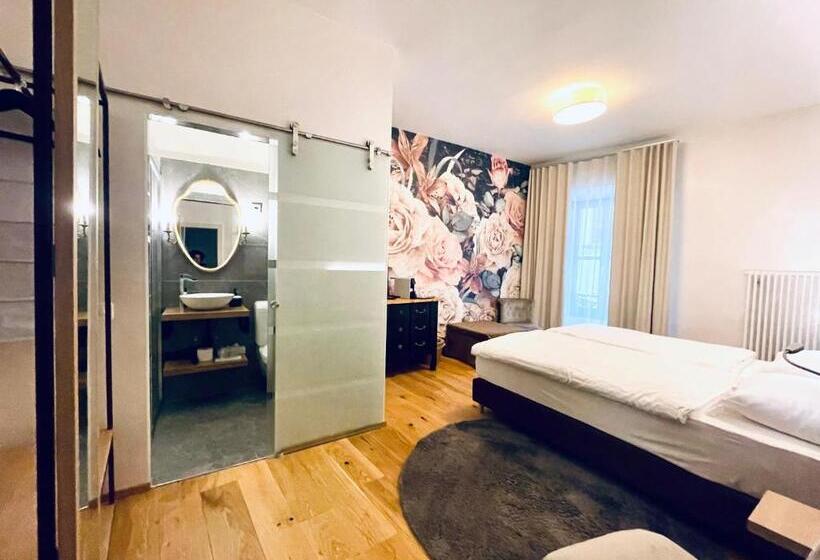 غرفة أساسية ثلاثية, Cittadella