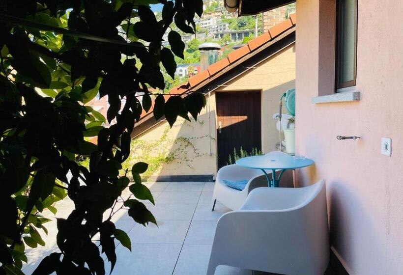 غرفة قياسية مزوَّدة بشُرفة, Cittadella