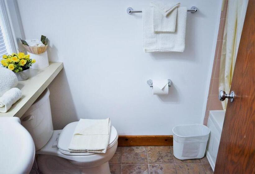 غرفه قياسيه سريرين مزدوجين, Knights Inn Colonial Fireside Inn