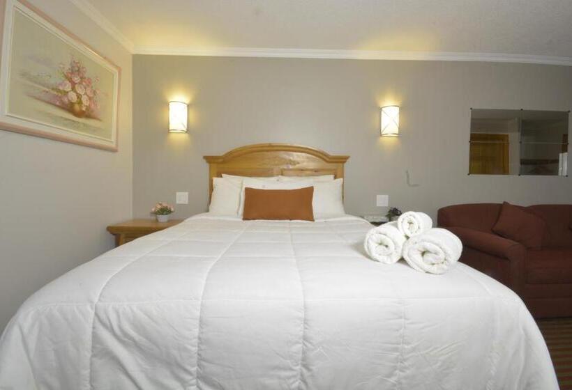 غرفة قياسية مزوَّدة بجاكوزي, Knights Inn Colonial Fireside Inn