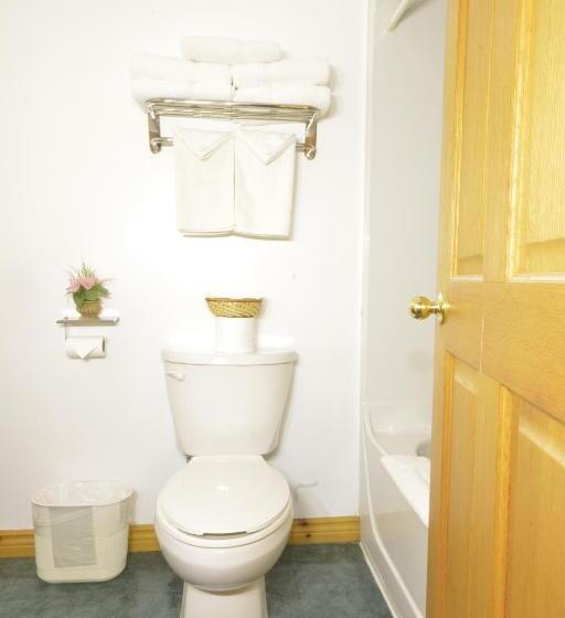 جناح عائلي, Knights Inn Colonial Fireside Inn