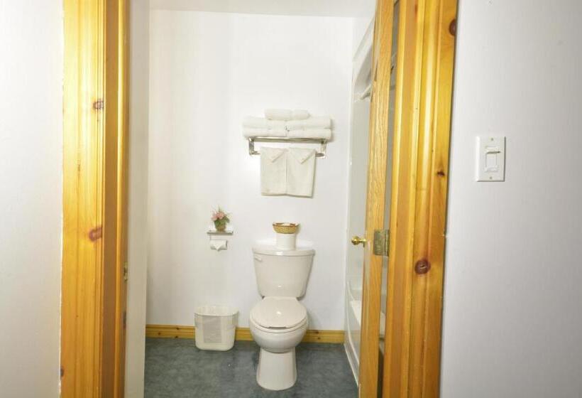 Family Suite, Knights Inn Colonial Fireside Inn