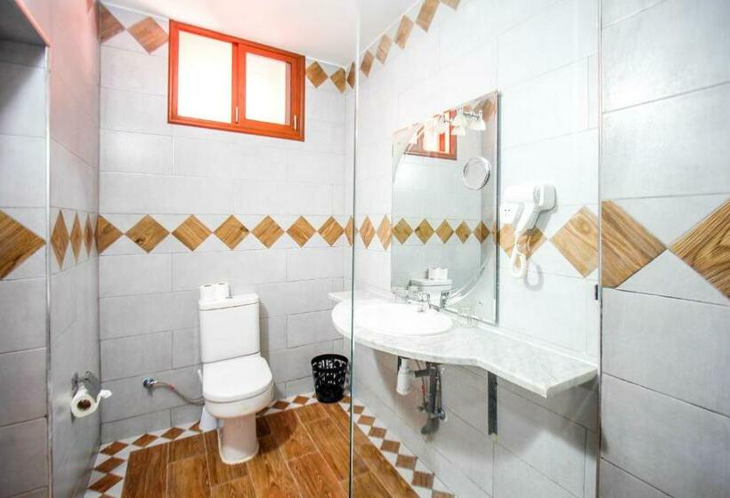 اتاق استاندارد یک نفره, Oudaya & Spa