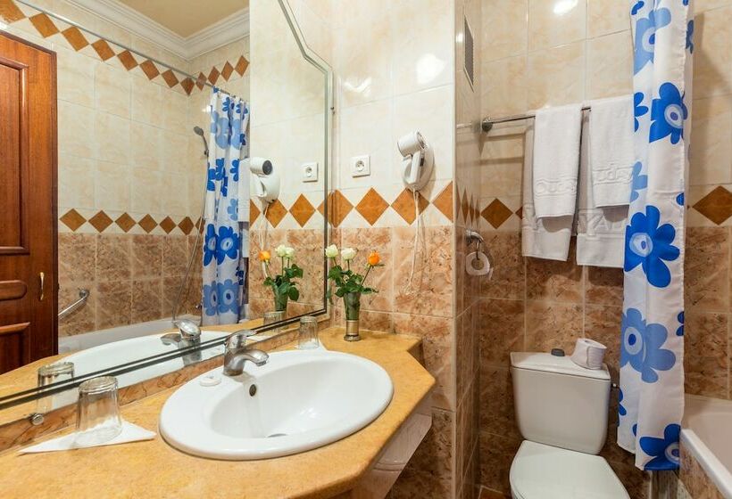 اتاق استاندارد سه نفره, Oudaya & Spa