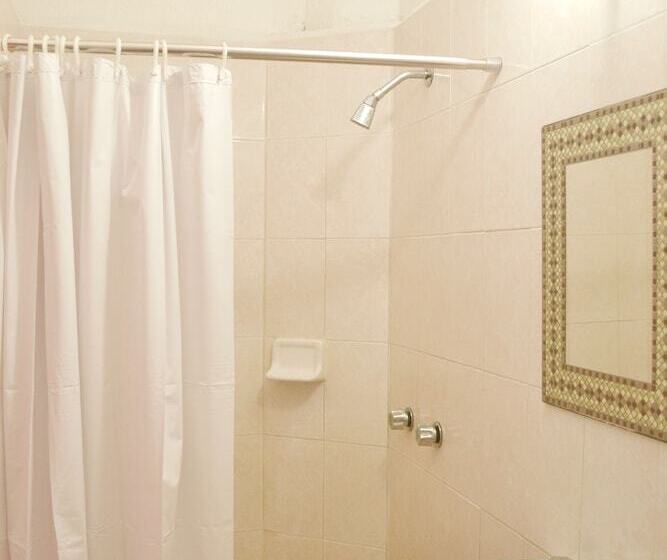 غرفة عائلية, Posada De Roger