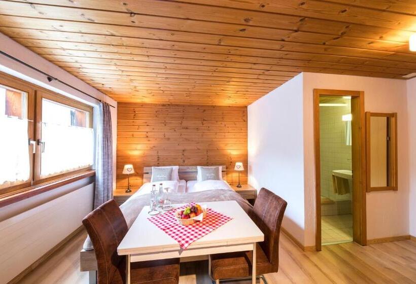 غرفة قياسية رباعية, Suretta