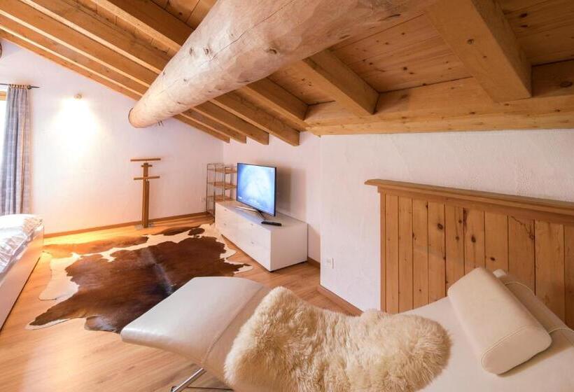 غرفة ديلوكس, Suretta