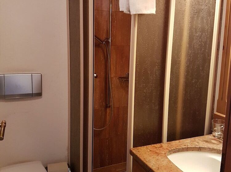 Номер Стандарт Индивидуальный, Zum Kreuz