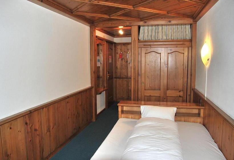 Номер Стандарт Индивидуальный, Zum Kreuz