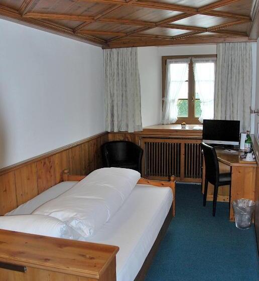 Номер Стандарт Индивидуальный, Zum Kreuz