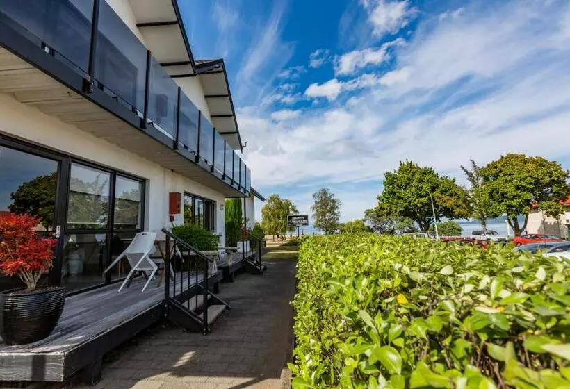 استودیوی استاندارد, Le Chalet Suisse Motel Taupo