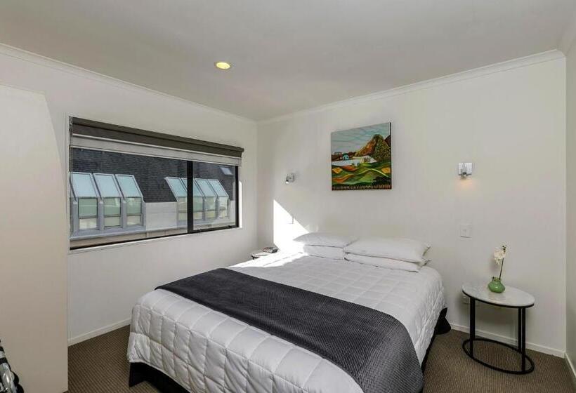 스탠다드 스튜디오, Le Chalet Suisse Motel Taupo