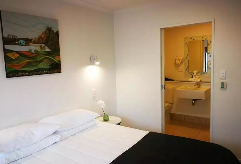 استودیوی استاندارد, Le Chalet Suisse Motel Taupo