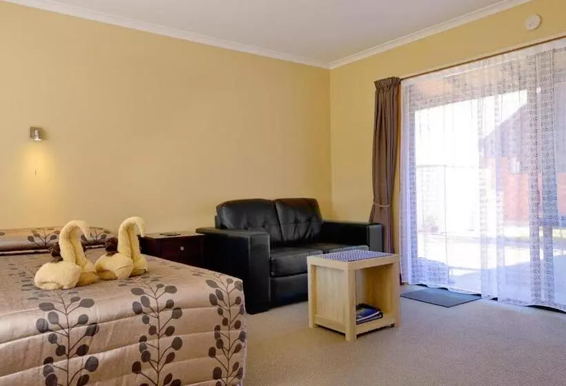 スタンダードスタジオ, Mosgiel Regency Motel