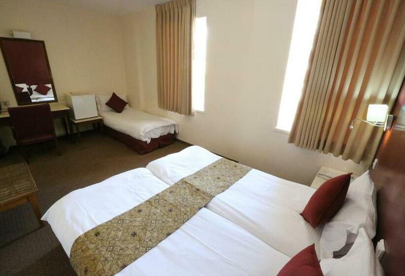 标准三人间, Ymca Three Arches