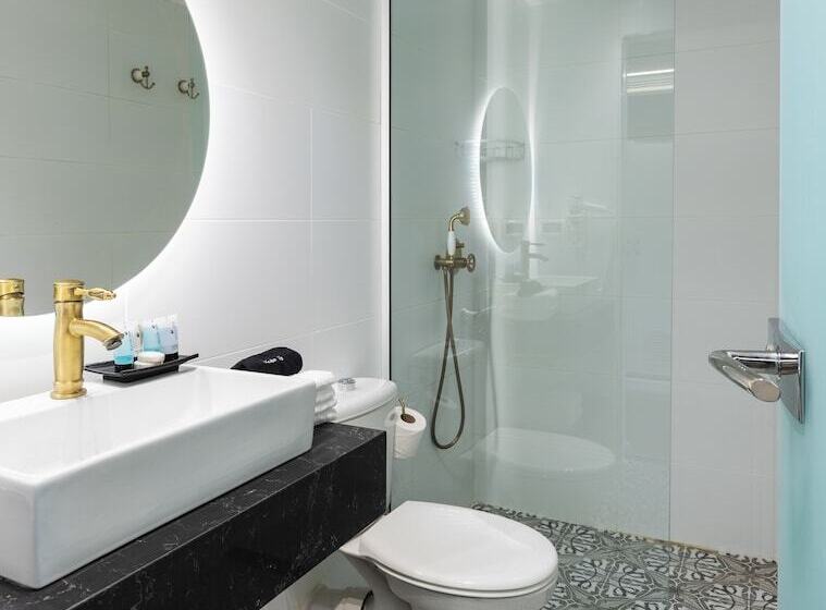 豪华三人间, Ymca Three Arches