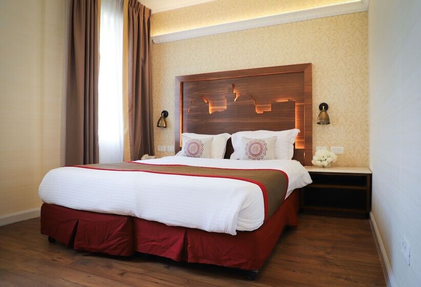 豪华三人间, Ymca Three Arches