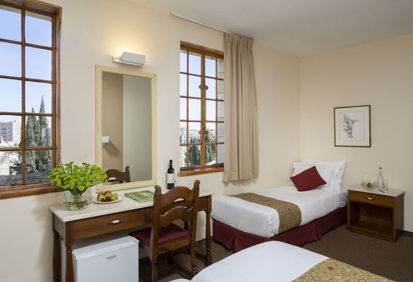 标准间, Ymca Three Arches