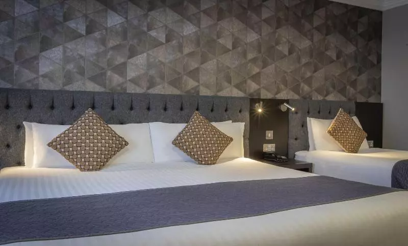 Standard Triple Room