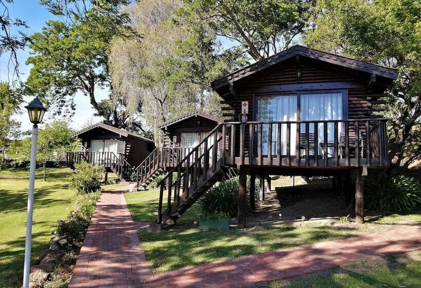 חדר משפחתי, Eight Bells Mountain Inn