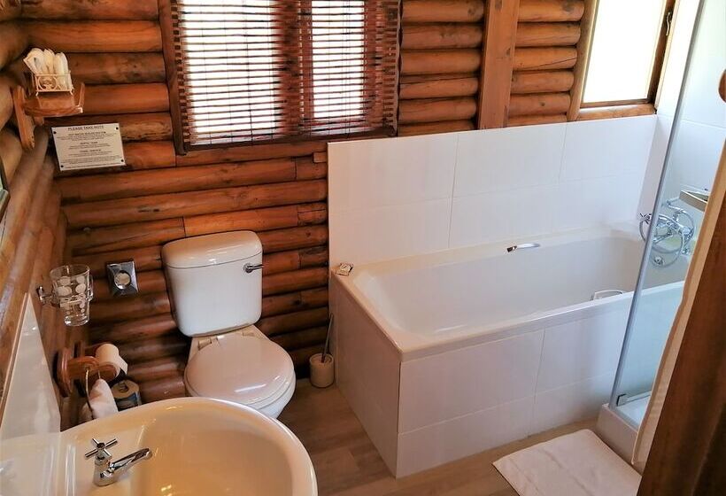 חדר משפחתי, Eight Bells Mountain Inn