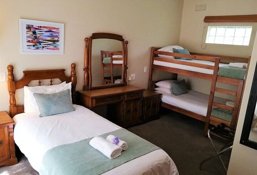 חדר משפחתי, Eight Bells Mountain Inn