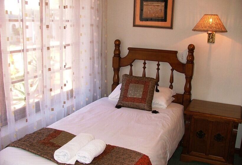 חדר משפחתי, Eight Bells Mountain Inn