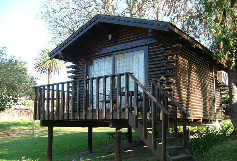 בקתת חדר, Eight Bells Mountain Inn