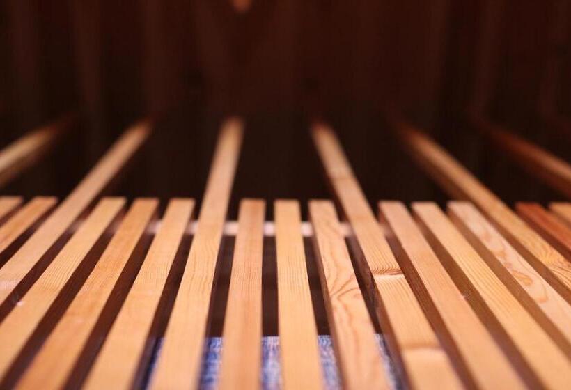 4인용 스탠다드 룸, Hetan Majatalo