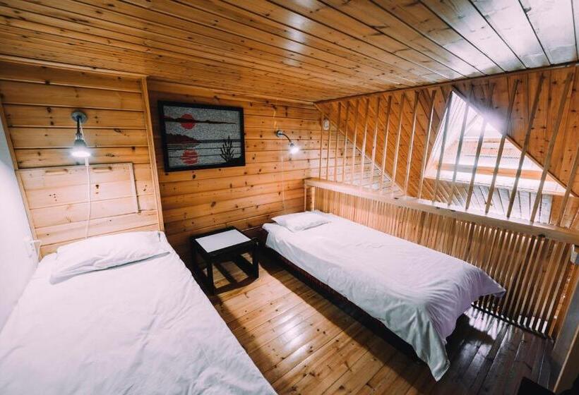 חדר סטנדרט לארבעה, Hetan Majatalo