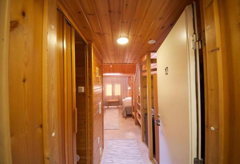 חדר סטנדרט לארבעה, Hetan Majatalo