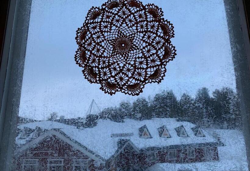 חדר סטנדרטי לארבעה עם חדר אמבטיה משותף, Hetan Majatalo