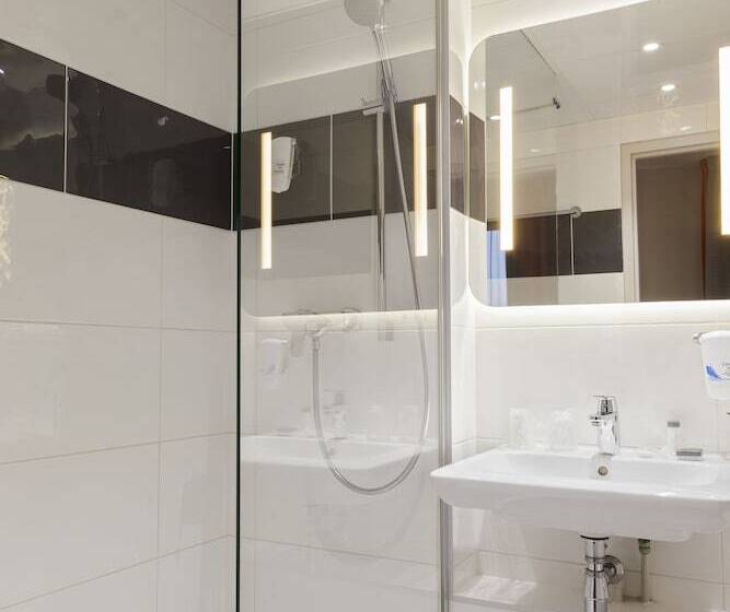 اتاق خانوادگی, Inn Design Paris Place D Italie