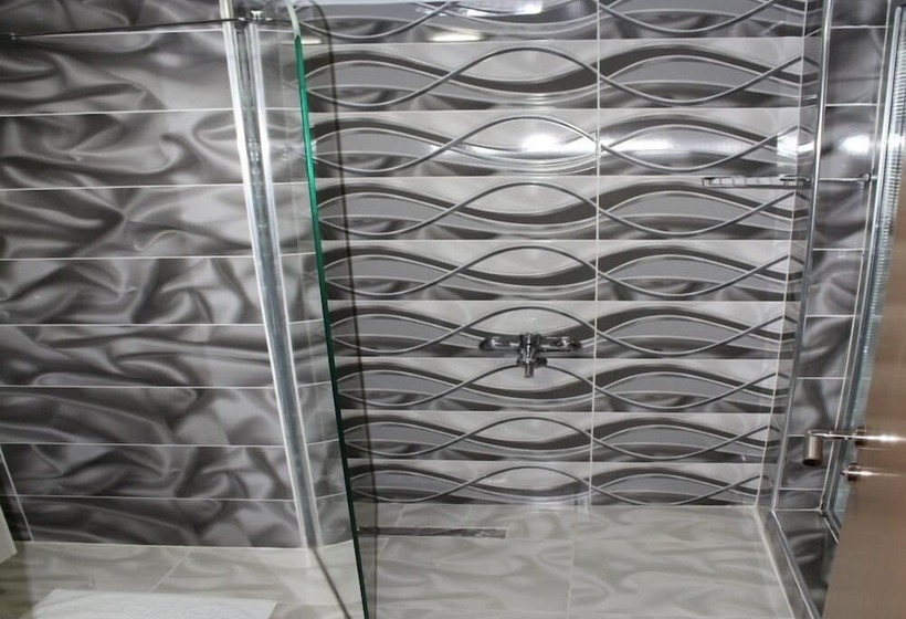 Номер Стандарт Трехместный, Kittur