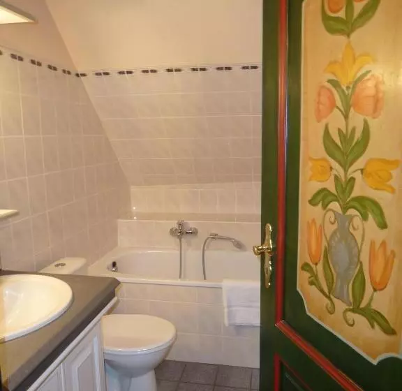 スタンダードスタジオ, La Cour Du Bailli Suites & Spa