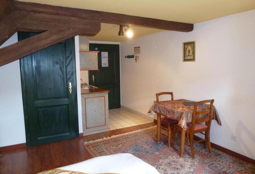 إستوديو قياسى, La Cour Du Bailli Suites & Spa