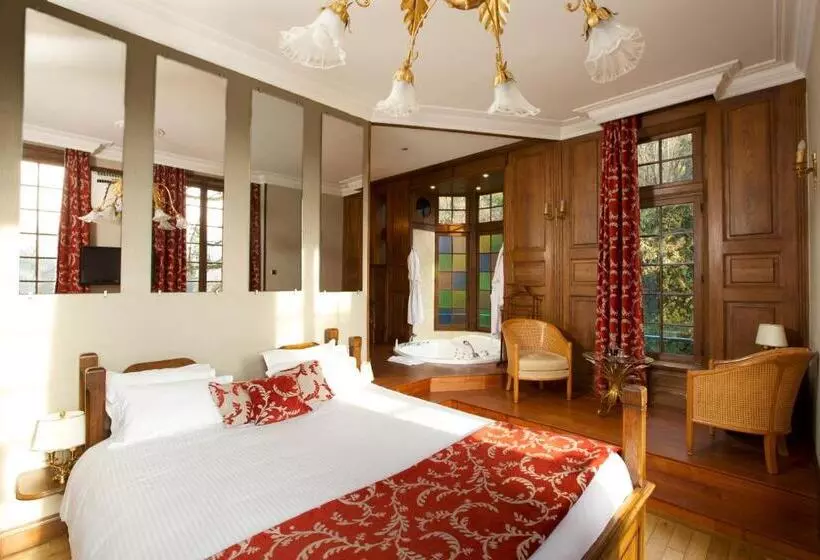 Suite with Hot Tub, Le Moulin De Connelles