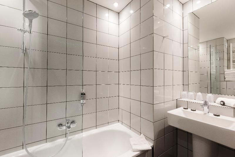 اتاق خانوادگی, Libertel Gare Du Nord Suede