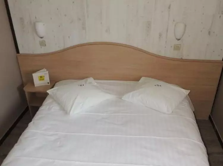 Standard-huone, Logis Hôtel Le Relais Du Parisis