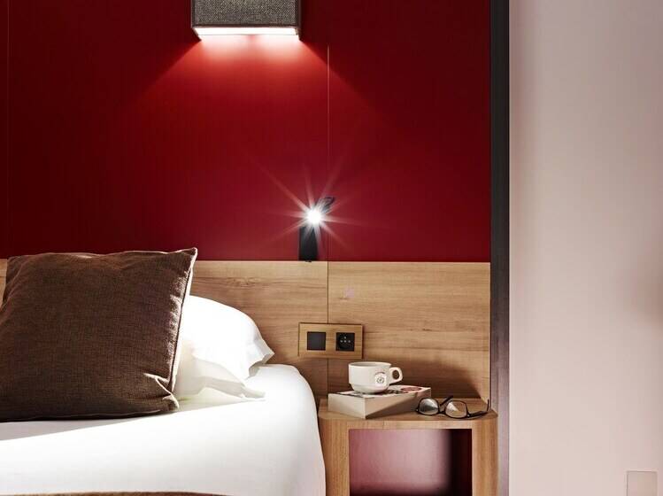 غرفة قياسية, Median Paris Congrès