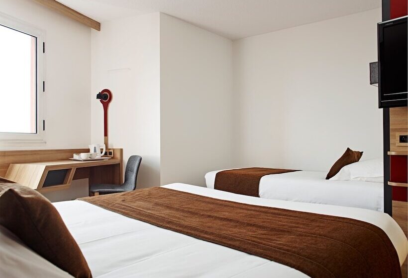 غرفة قياسية, Median Paris Congrès