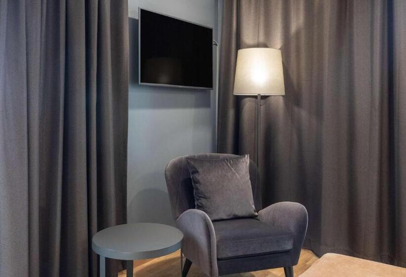 キングサイズベッドのスーペリアルーム, Scandic Tampere City