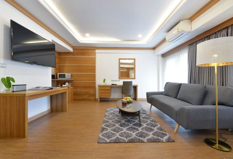 Люкс, The Beverly Hotel Pattaya