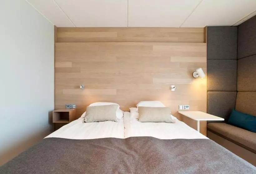 Superior-huone, Original Sokos Hotel Lakeus Seinäjoki
