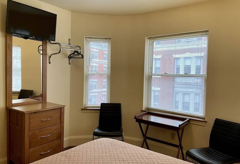 エコノミールーム, Oasis Guest House