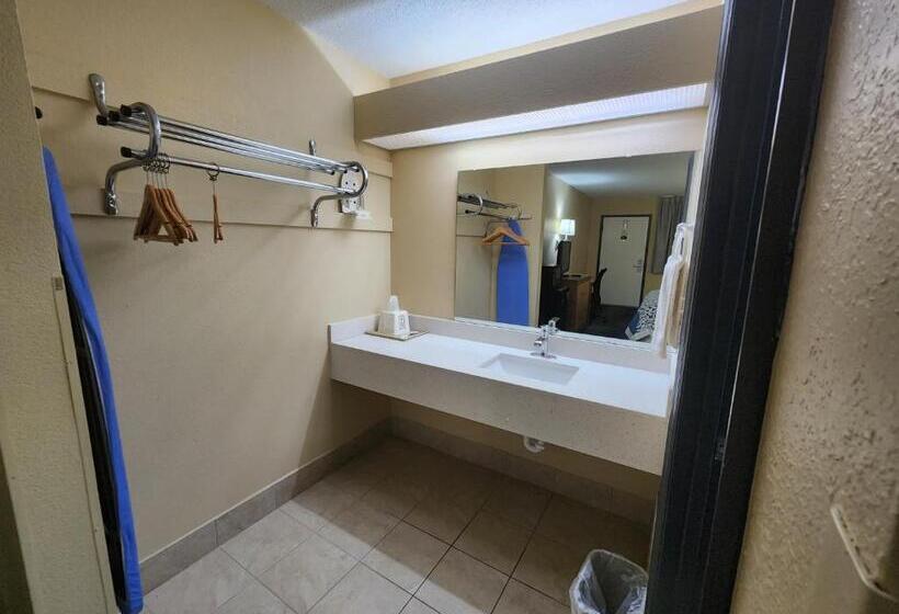 キングサイズベッドのスタンダードルーム, Budget Host Inn