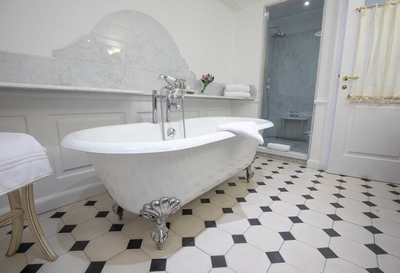 スイート, Château De Mirambeau