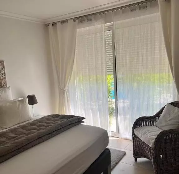اتاق سوپریور با تخت بزرگ, Mas Angelussi   Le Clos Du Soleil