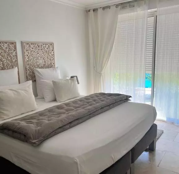 اتاق سوپریور با تخت بزرگ, Mas Angelussi   Le Clos Du Soleil